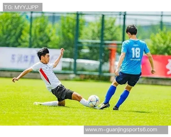 激情四溢的校园学生足球赛点燃青春梦想展现团队精神与竞技风采